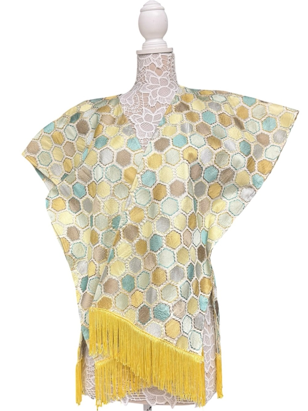 Vintage 60s Embroidered Honeycomb Hexagon Pattern Fringe Poncho Vest Boho - Picture 10 of 10